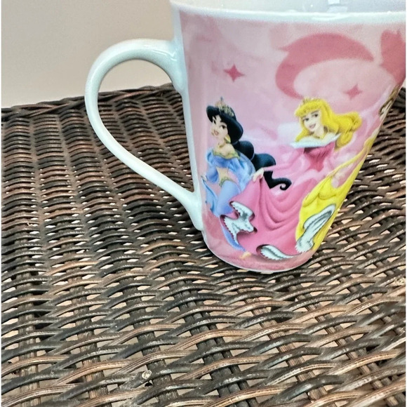 🏰 Disney Princess Mug 4” Tall - Perfect for‎ your little princess! - Picture 4 of 6